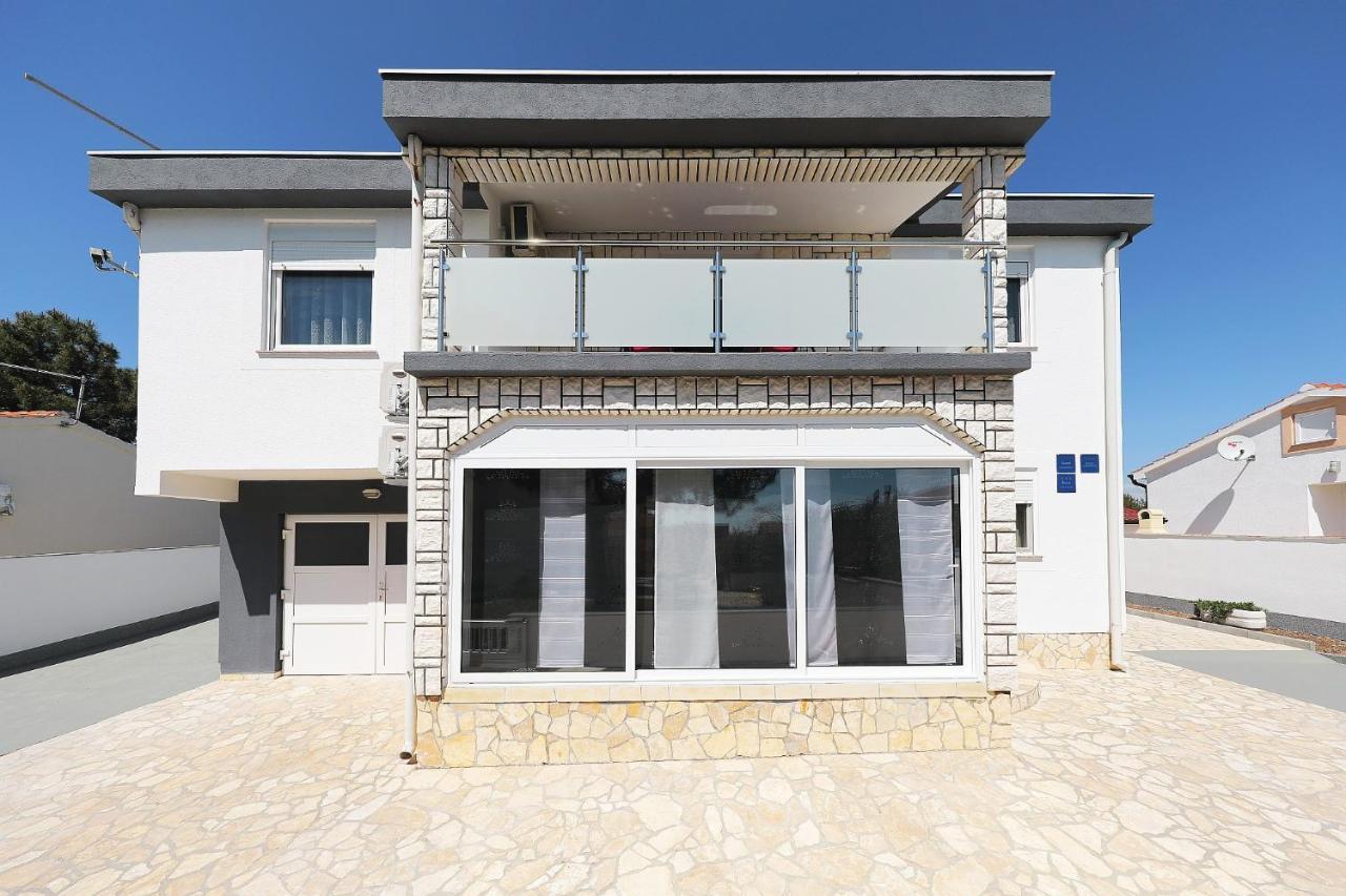 Apartmani Nella Vir Extérieur photo