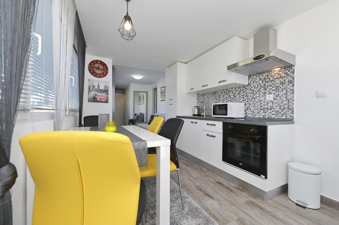 Apartmani Nella Vir Chambre photo